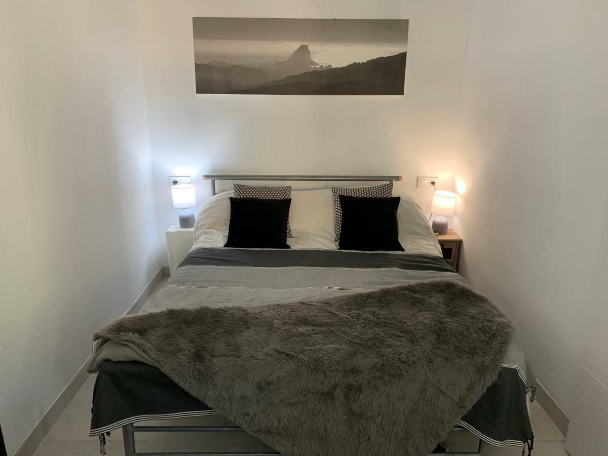 La Siesta Apartment Benidorm Bagian luar foto